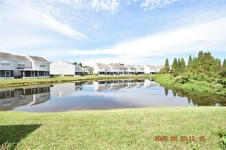 6536 Osprey Lake Cir in Riverview, FL - Building Photo - Building Photo
