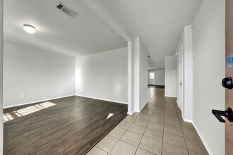 3201 Sadie Trail in Fort Worth, TX - Foto de edificio - Building Photo