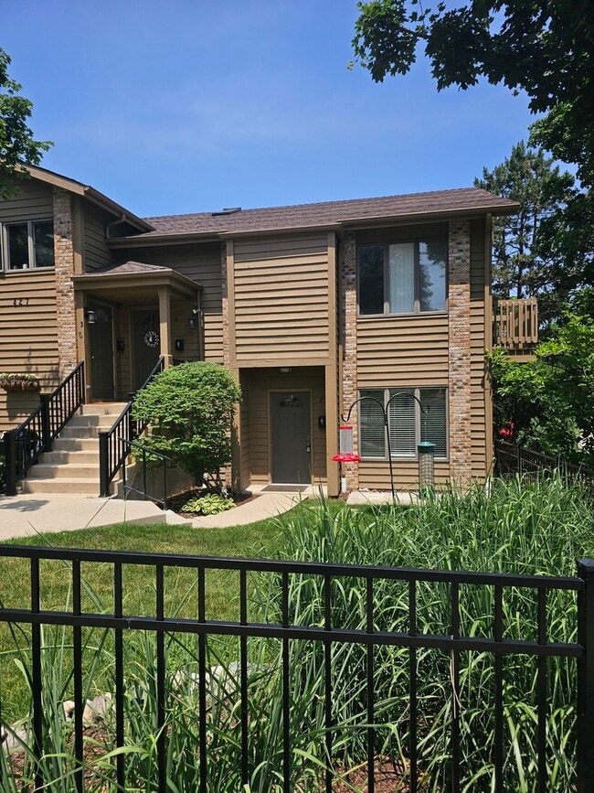 property at 427 S 3rd St