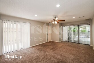 334 Cypresswood Dr in Spring, TX - Foto de edificio - Building Photo