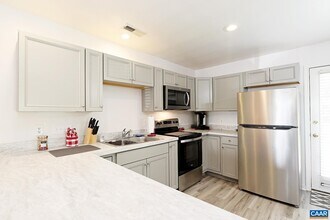11 Waterwheel Ct in Charlottesville, VA - Building Photo - Building Photo