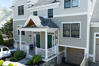 Lexington Courtyard in Lexington, MA - Foto de edificio - Building Photo