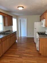 80-82 Lafayette Street, Unit 82 in Lowell, MA - Building Photo - Building Photo