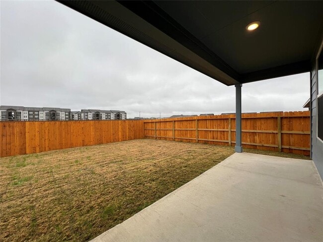 305 Wirecrested Dr in Lockhart, TX - Building Photo - Building Photo
