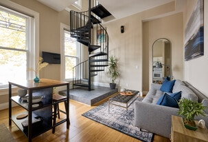 440 Hopkins St, Unit #2 in Cincinnati, OH - Building Photo