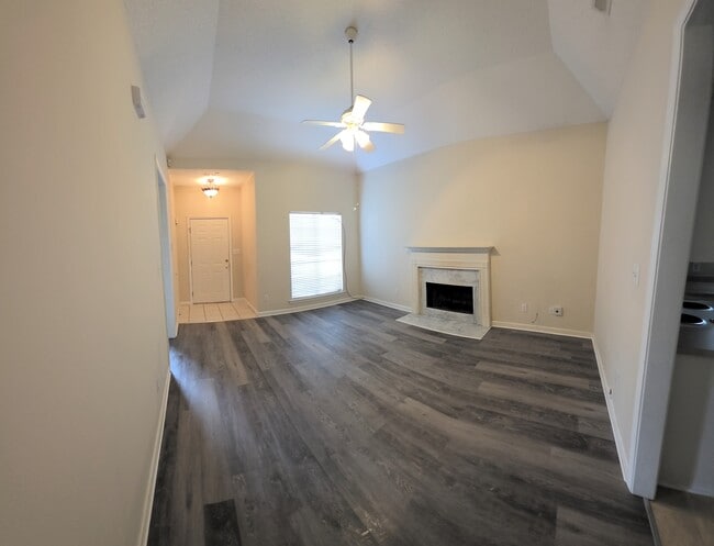 1012 McAllister Dr in Calera, AL - Building Photo - Building Photo