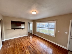 908 State St in Bettendorf, IA - Building Photo - Building Photo