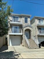 45 Evergreen St in Bayonne, NJ - Building Photo