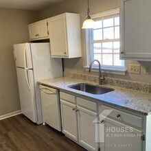 5 Sandy Point Ct in Simpsonville, SC - Building Photo - Building Photo