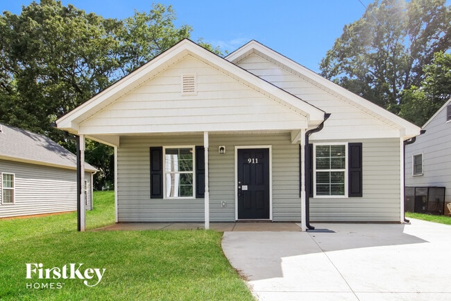 property at 911 Howard Pl