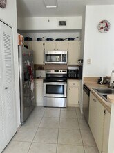 7220 NW 114th Ave in Doral, FL - Building Photo - Building Photo