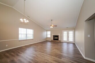 7351 Camberwood Dr in Indianapolis, IN - Foto de edificio - Building Photo