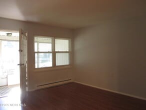 469D Thornbury Ct in Lakewood, NJ - Building Photo - Building Photo