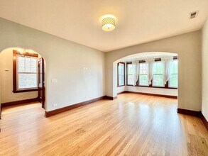 2652 N Harding Ave in Chicago, IL - Building Photo - Building Photo