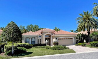7168 Whitemarsh Cir in Lakewood Ranch, FL - Building Photo