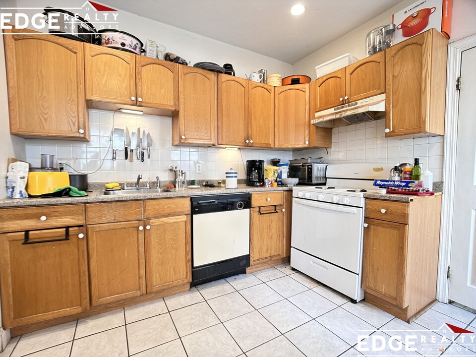 7 Alcott St, Unit 1 in Boston, MA - Building Photo