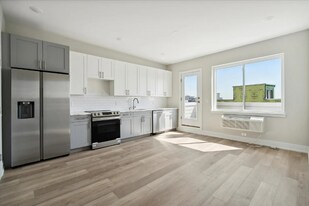 2117 Germantown Ave in Philadelphia, PA - Building Photo