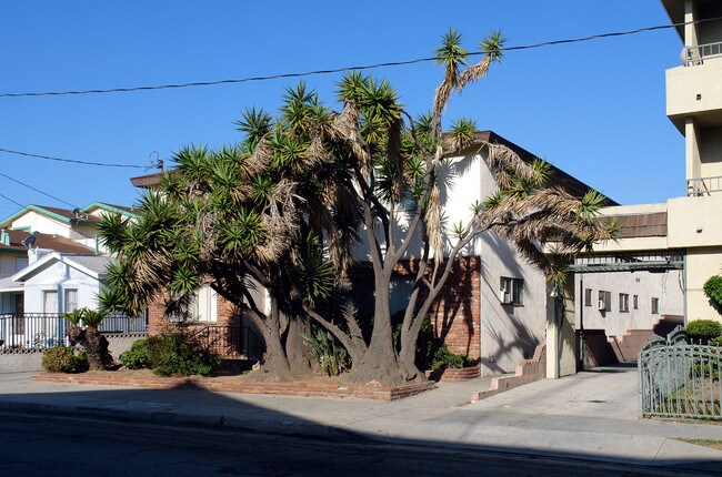 11523 Menlo Ave in Hawthorne, CA - Building Photo - Building Photo