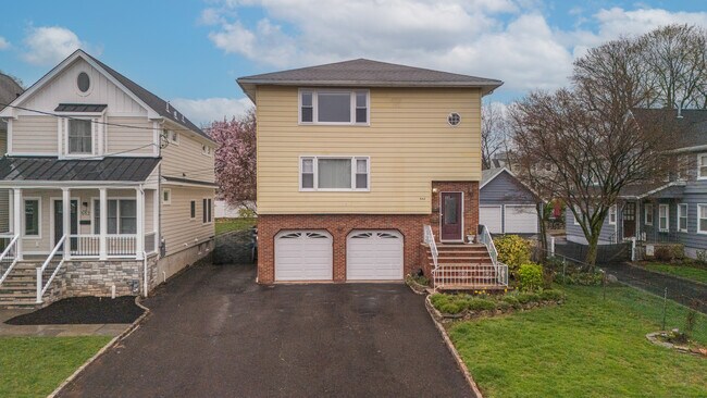 548 Downer St, Unit #2