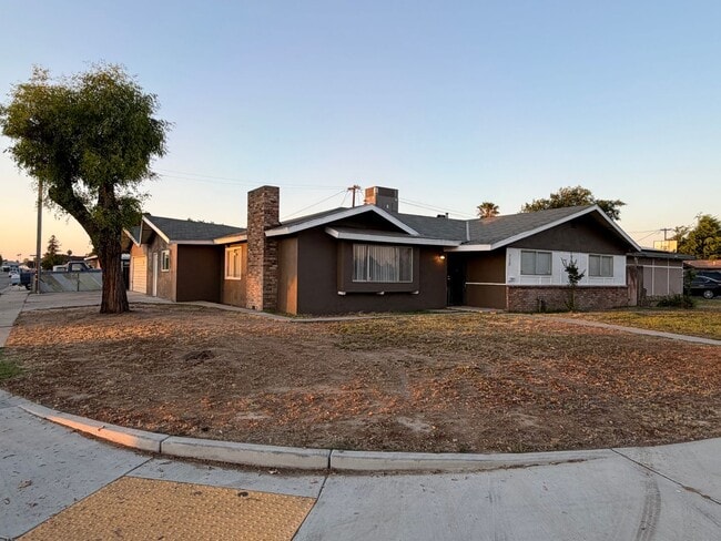 710 Chateau Ct in Bakersfield, CA - Building Photo - Building Photo