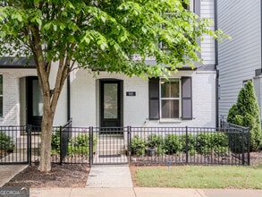 915 Katie Kerr Dr in Decatur, GA - Building Photo - Building Photo