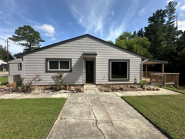 property at 12423 Woodlake Ln