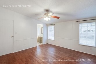 1701 S 11th St in Ocean Springs, MS - Building Photo - Building Photo