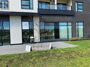 555 William Graham Dr in Aurora, ON - Building Photo - Building Photo