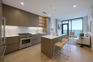 610 Davis St, Unit 4305 in Austin, TX - Building Photo