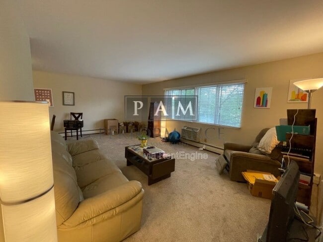 4434 N Oakland Ave in Shorewood, WI - Building Photo - Building Photo