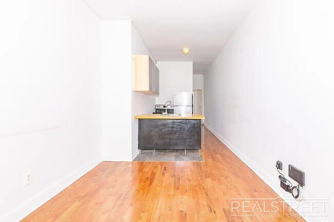 Stylish & Spacious Apartment in the Heart of Bushwick, Unit 2L in Brooklyn, NY - Building Photo - Building Photo