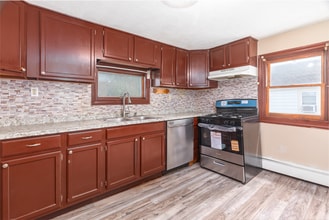 62 Butler St, Unit 2 in Salem, MA - Building Photo - Building Photo