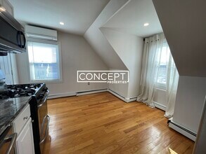 648 Columbia Rd in Boston, MA - Foto de edificio - Building Photo