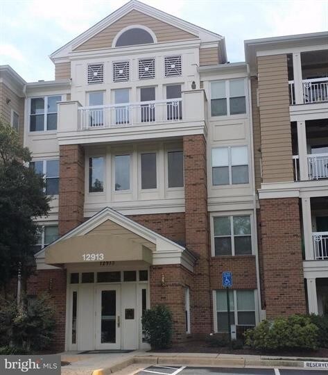 12913 Alton Square in Herndon, VA - Building Photo