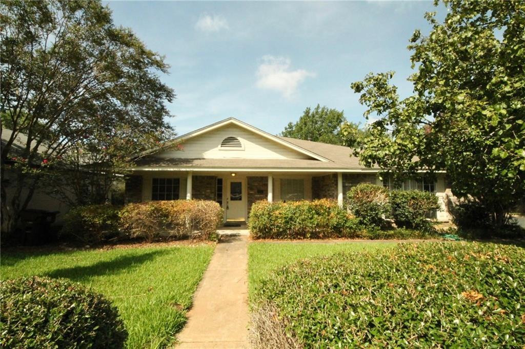 7937 Luling Ln in Austin, TX - Foto de edificio