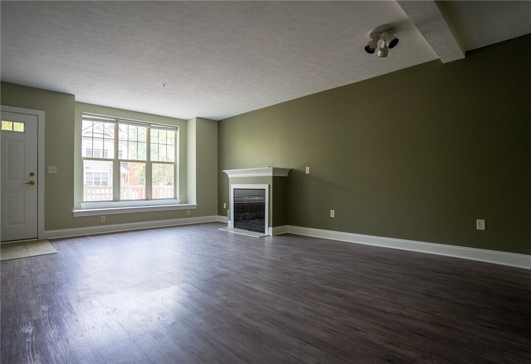 250 Exchange Blvd in Rochester, NY - Building Photo