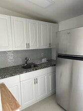 290 E 20th St in Hialeah, FL - Building Photo - Building Photo