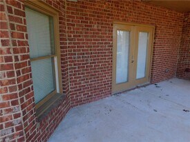 2050 Oak Grove Rd NE in Atlanta, GA - Building Photo