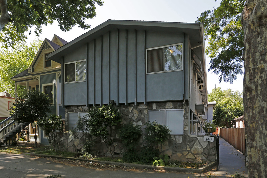 2414 F St in Sacramento, CA - Building Photo