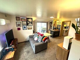 136 NW 21st St in Corvallis, OR - Building Photo