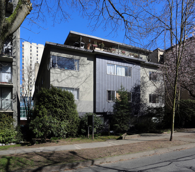 1623 Haro St in Vancouver, BC - Building Photo