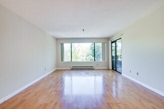 725 Mariposa Ave. in Mountain View, CA - Building Photo - Building Photo