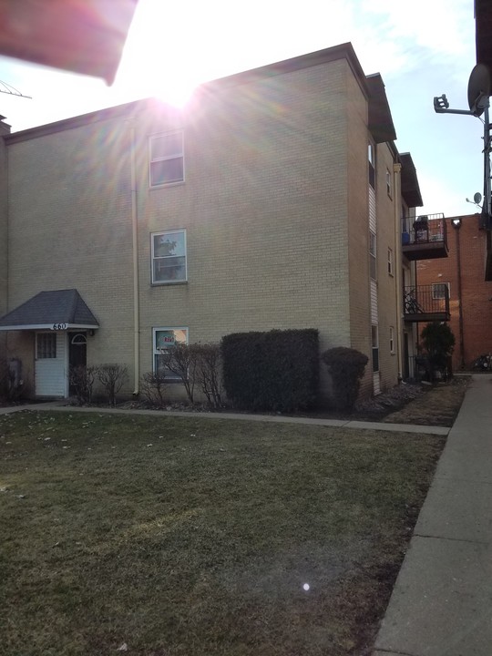 660 Piper Ln, Unit 3B in Prospect Heights, IL - Building Photo