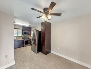 220 E 10th Ave in Escondido, CA - Building Photo - Building Photo