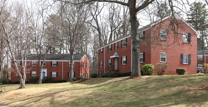 Lindley Park Manor in Greensboro, NC - Building Photo - Building Photo