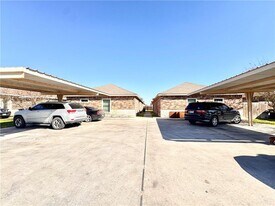13 W Garfield Ave in Alton, TX - Building Photo