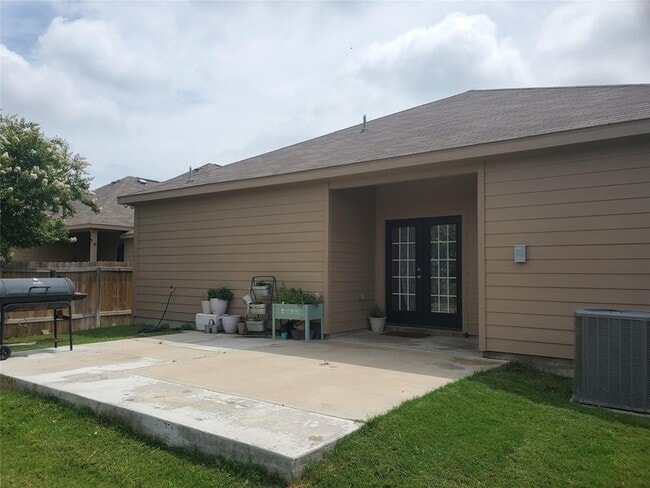 6237 Stone Lake Dr in Fort Worth, TX - Foto de edificio - Building Photo