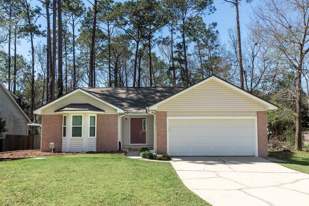 2272 Tuscavilla Rd in Tallahassee, FL - Building Photo