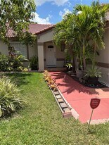 15844 SW 82nd St in Miami, FL - Building Photo