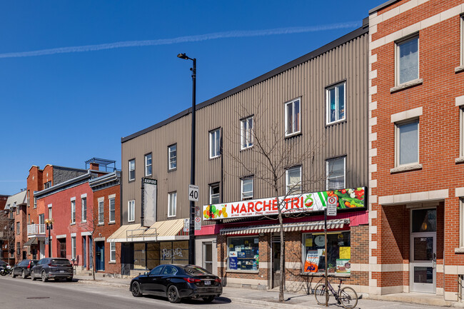 2021 Frontenac Rue in Montréal, QC - Building Photo - Building Photo